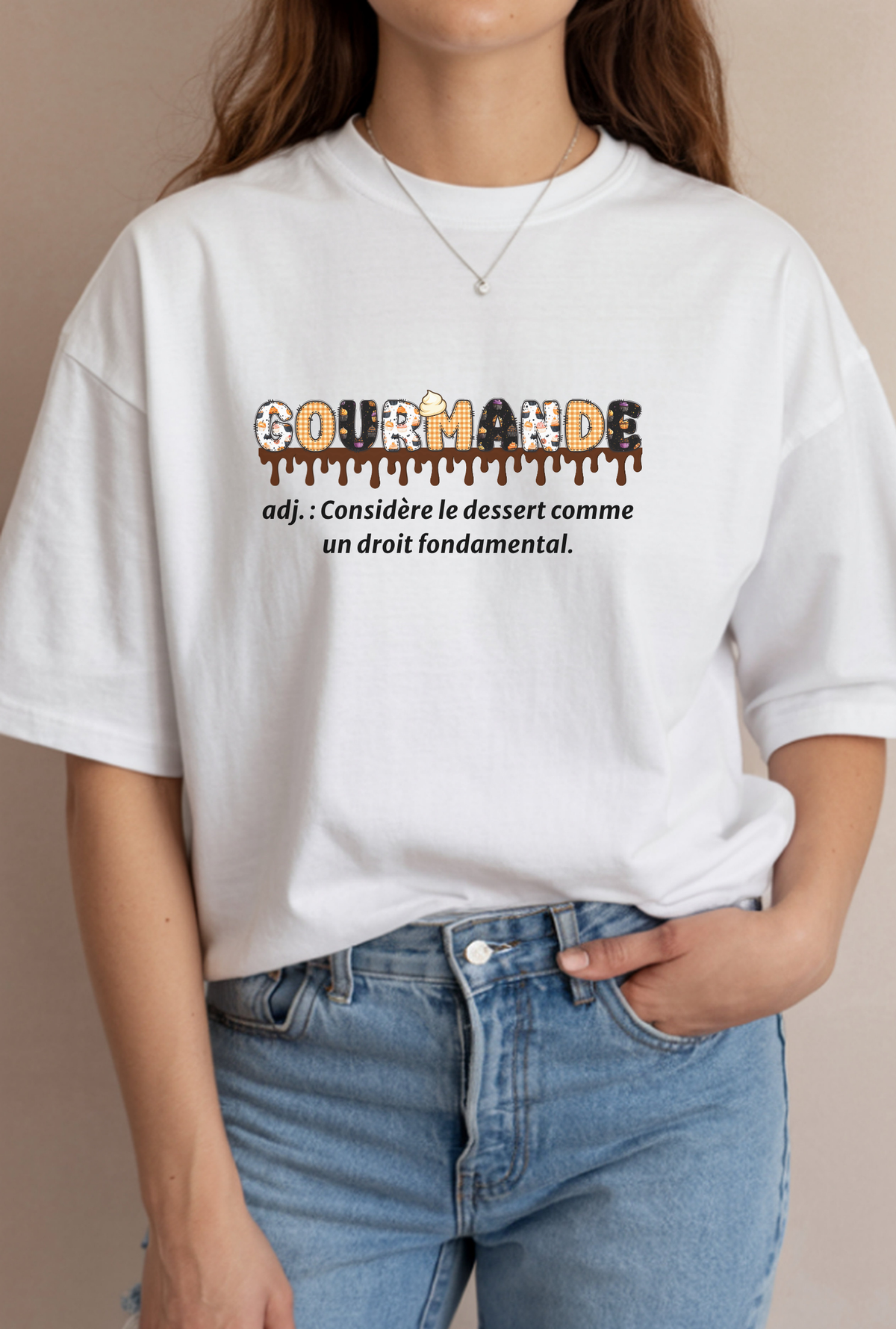 T-shirt « Gourmande » coupe oversize créé par Céline Studio Création
